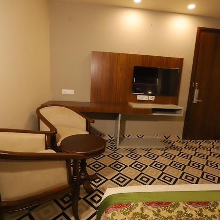 Ip Royal Hotel - Ню Делхи Екстериор снимка