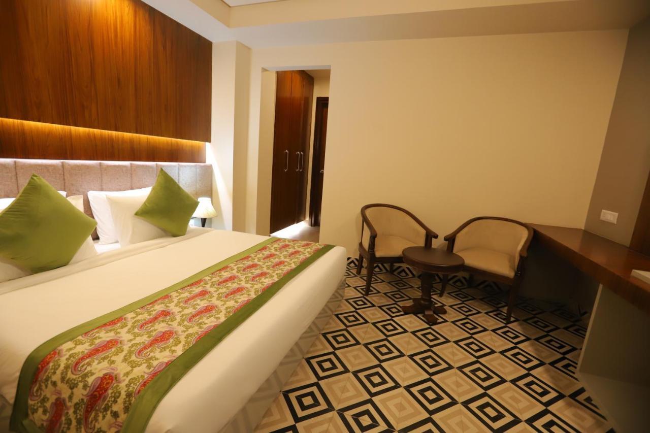 Ip Royal Hotel - Ню Делхи Екстериор снимка