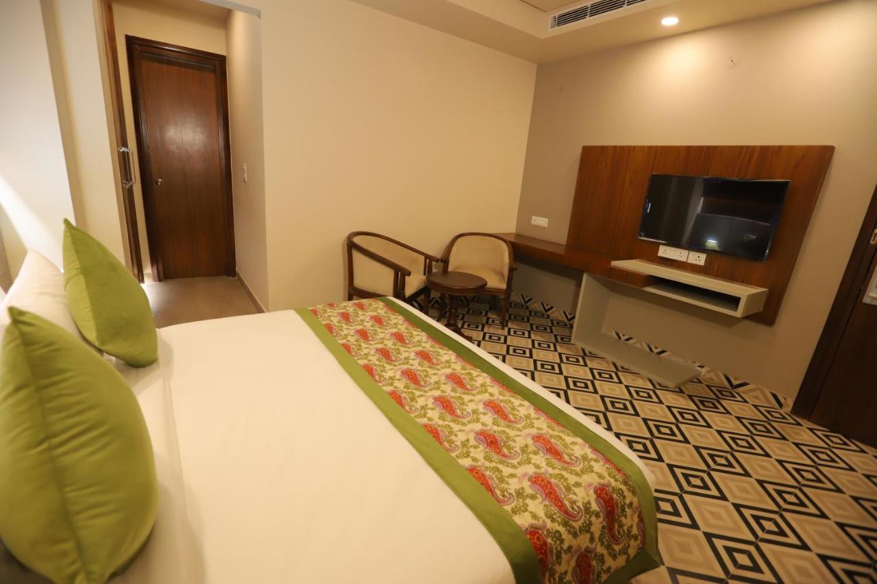 Ip Royal Hotel - Ню Делхи Екстериор снимка