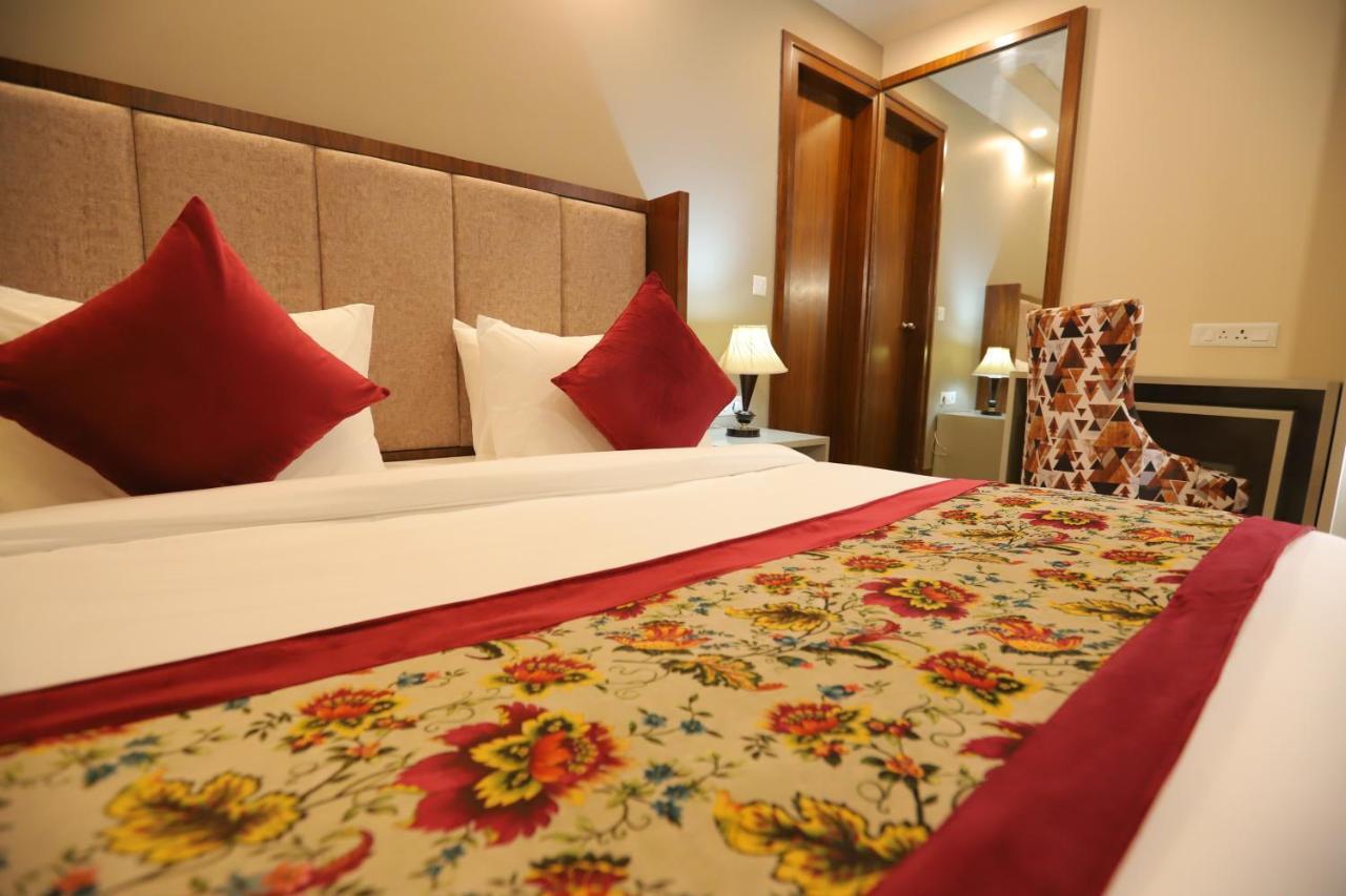 Ip Royal Hotel - Ню Делхи Екстериор снимка